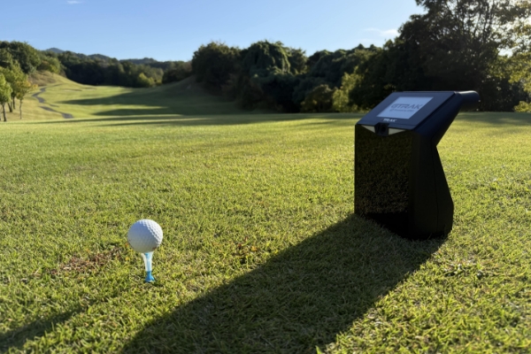 GTRAKを屋外に持ち出して、弾道計測をしている様子