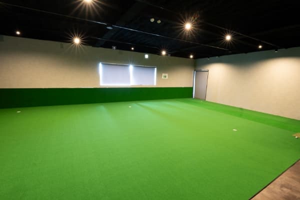 i8GOLF松本店のパタースペースの様子