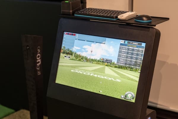 i8GOLF高崎店の受付の様子