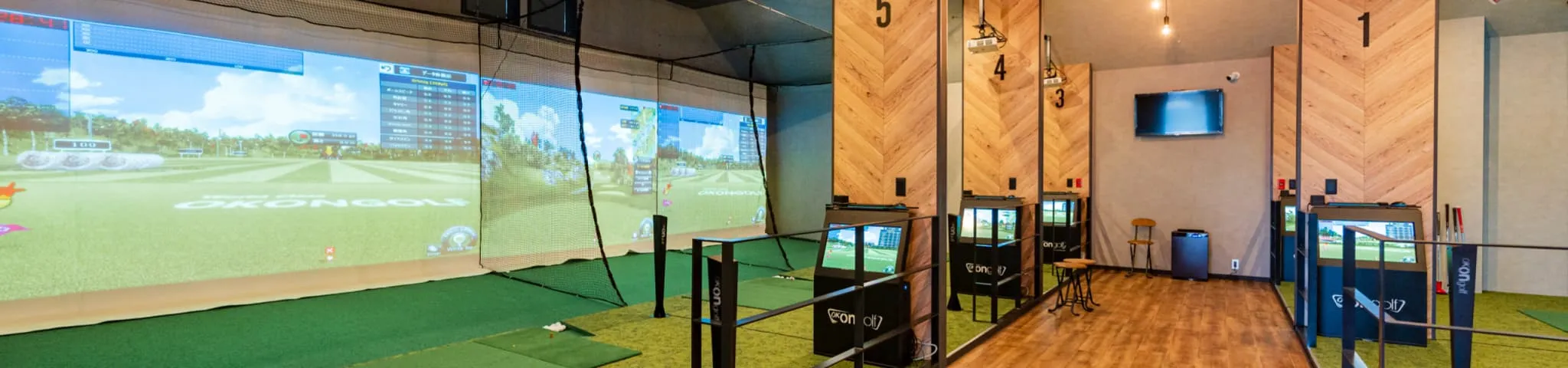 i8GOLF豊橋店の店内の様子