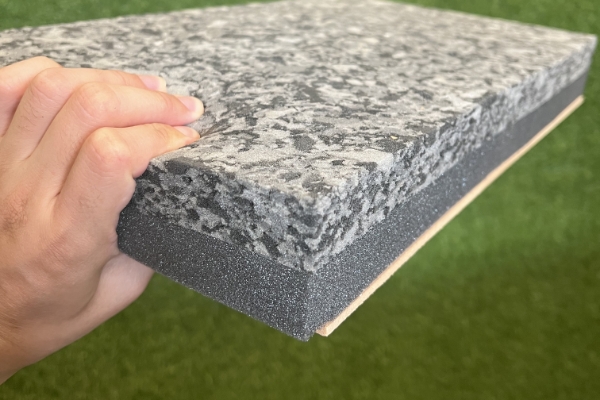 跳ね返り対策用のクッション